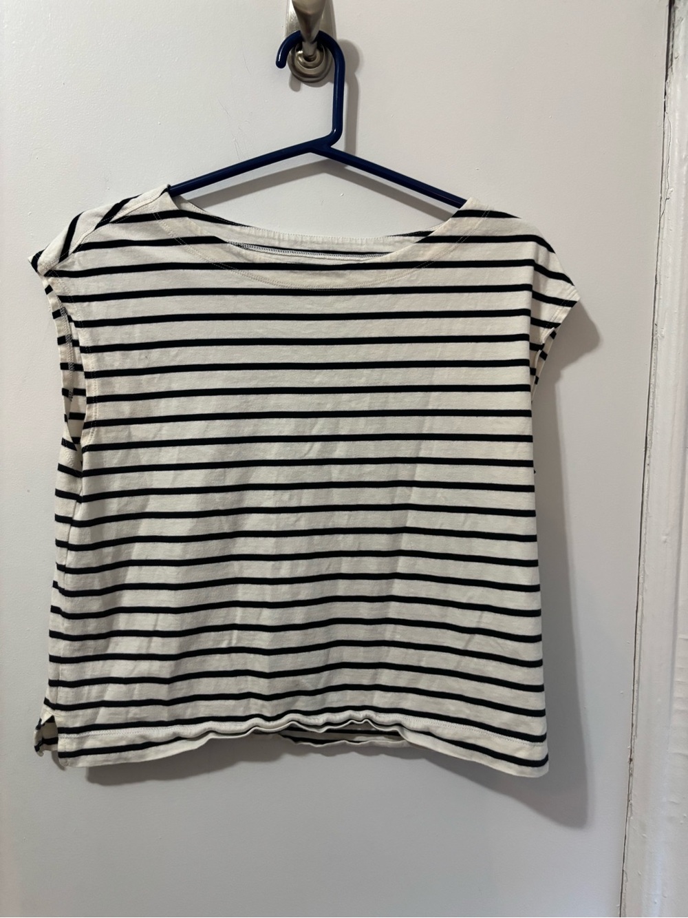 Old Navy Black and White Striped Short Sleeve Tee